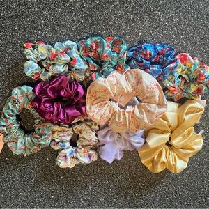 Lot of NEW Scrunchies!